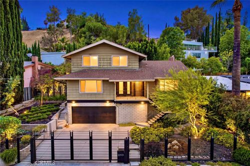 22921 Cass Ave, Woodland Hills, CA, 91364-3008 | Card Image