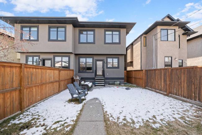 2524 3 Avenue Nw, Home with 3 bedrooms, 2 bathrooms and 2 parking in Calgary AB | Image 24