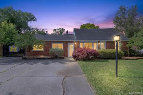 962 Sylvanwood Dr, Troy, MI, 48085-3177 | Card Image