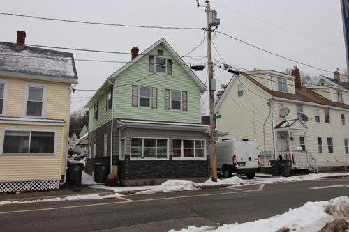8 Central St, Pembroke, NH, 03275-1502 | Card Image