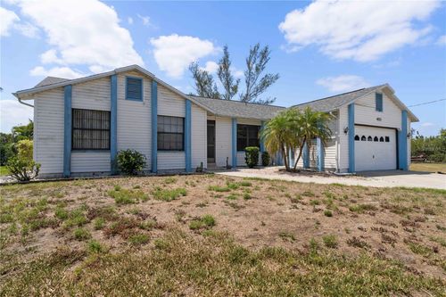 453 Carolyn Ln, Punta Gorda, FL, 33950-3108 | Card Image