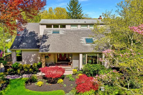 9 Ernest Ct, Kings Park, NY, 11754-5020 | Card Image