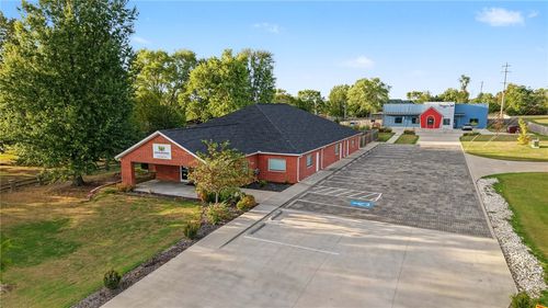 4910 W Wedington Dr, Fayetteville, AR, 72704-5858 | Card Image