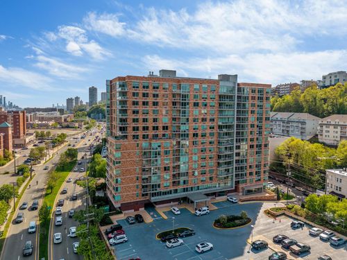 916 Hudson Park, Edgewater, NJ, 07020 | Card Image