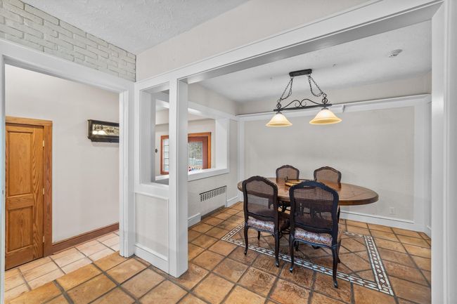 Eat-in-Kitchen Area | Image 17