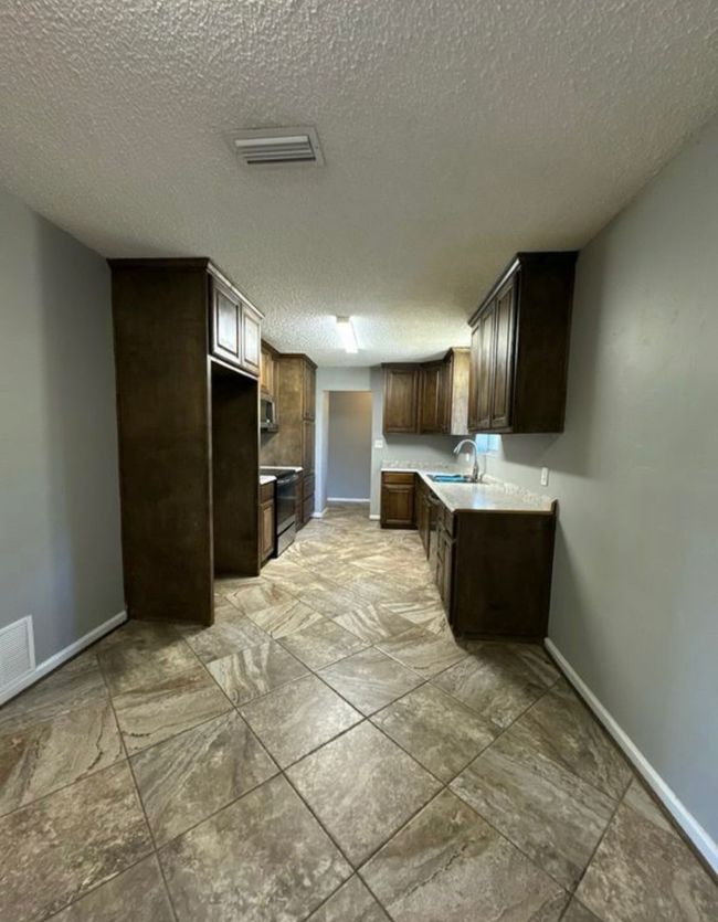 616 E Main St, House other with 3 bedrooms, 2 bathrooms and null parking in Pilot Point TX | Image 5