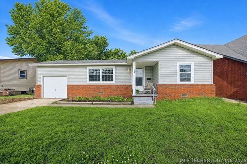 107 S 43rd West Ave, Tulsa, OK, 74127-7734 | Card Image