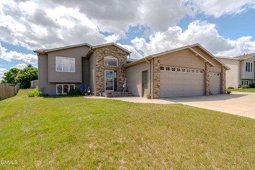 4701 Kost Dr, Bismarck, ND, 58503-5821 | Card Image