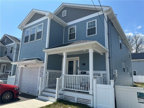 592 Smithfield Ave, Pawtucket, RI, 02860-1634 | Card Image