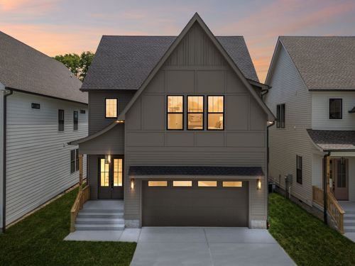 905B Potter Ln, Nashville, TN, 37206-1157 | Card Image