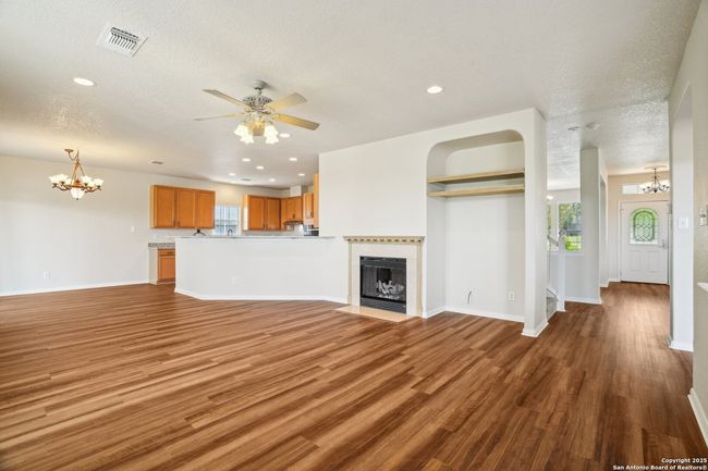 530 Mesa Loop, House other with 5 bedrooms, 3 bathrooms and null parking in San Antonio TX | Image 7