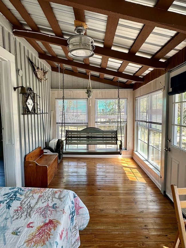 12391 Live Oak St, House other with 1 bedrooms, 1 bathrooms and null parking in Cedar Key FL | Image 5