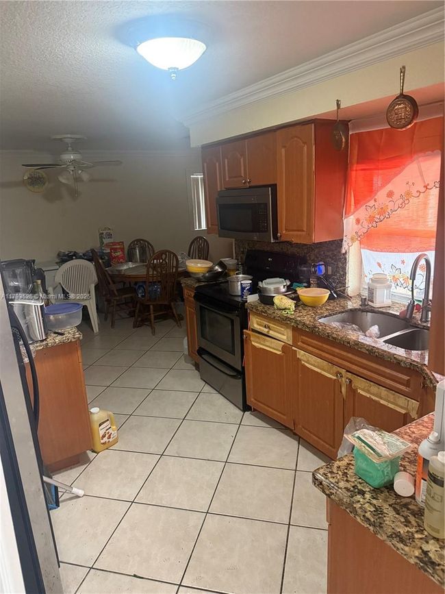 8940 Johnson St, House other with 3 bedrooms, 2 bathrooms and null parking in Pembroke Pines FL | Image 13