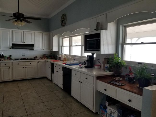 2074 Hwy 98 W, House other with 4 bedrooms, 3 bathrooms and 6 parking in Carrabelle FL | Image 13