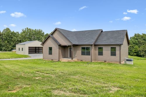 32 Iris Way, Lafayette, TN, 37083 | Card Image