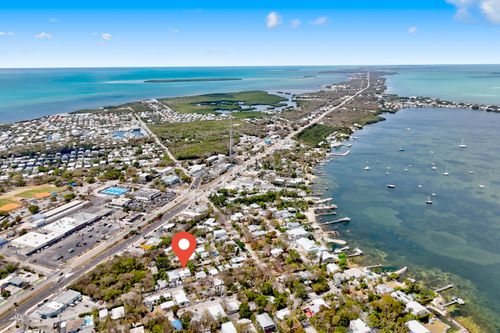 462 Sunset Dr, Key Largo, FL, 33037-2430 | Card Image
