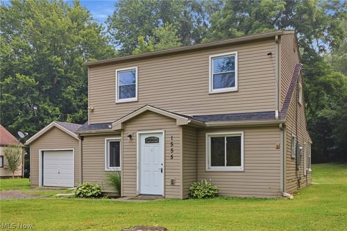 1555 Ambre Dr, Akron, OH, 44312-4301 | Card Image