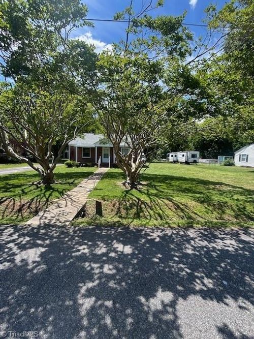 311 Billie Harris St, Eden, NC, 27288-3401 | Card Image