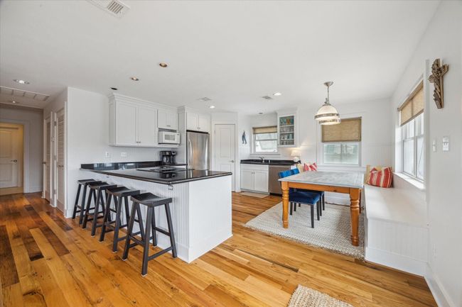 1226 Oahu Dr, House other with 4 bedrooms, 3 bathrooms and 1 parking in Tiki Island TX | Image 5