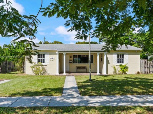6027 Sw 15th St, West Miami, FL, 33144 | Card Image