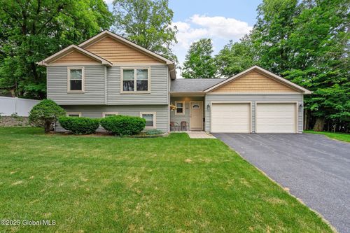 102 Division St, Ballston Spa, NY, 12020-1032 | Card Image