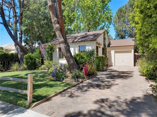 7051 Chimineas Ave, Reseda, CA, 91335-4531 | Card Image