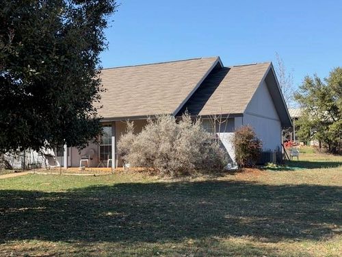 509 Flag Creek Dr, Llano, TX, 78643-1824 | Card Image