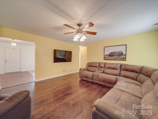Family Room | Image 23