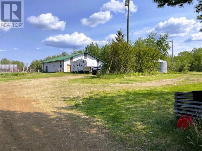 842070 Range Rd, Home with 3 bedrooms, 2 bathrooms and null parking in Fairview AB | Image 46