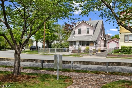 295 Carlton Ave, East Rutherford, NJ, 07073-1049 | Card Image