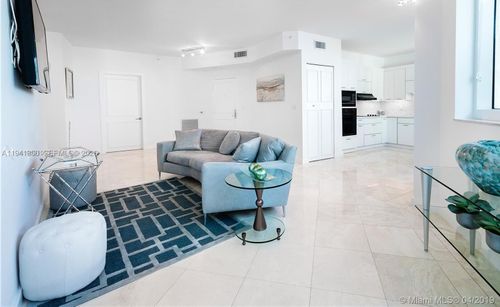 apt-909-300 S Pointe Dr, Miami Beach, FL, 33139-7353 | Card Image