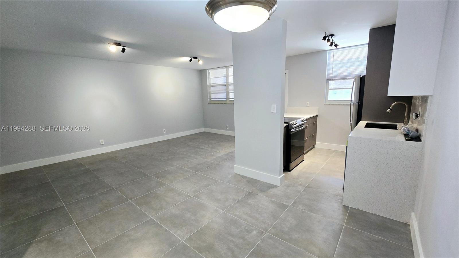 Residential Lease in Hollywood 2