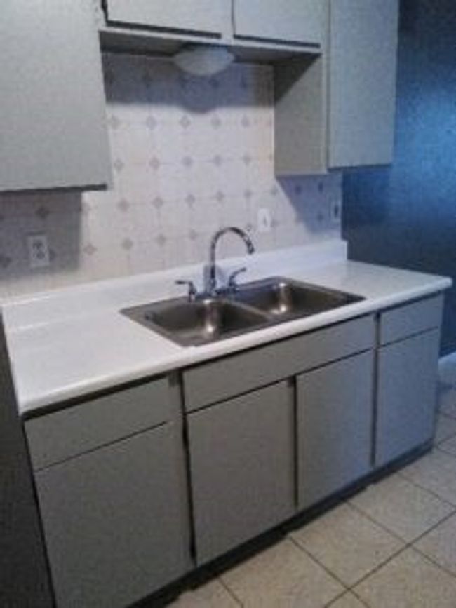 APT-236 - 1320 Wilson St, Condo with 2 bedrooms, 1 bathrooms and 2 parking in Lockhart TX | Image 11
