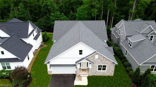 7994 Canyon Rdg, Chagrin Falls, OH, 44023-2159 | Card Image