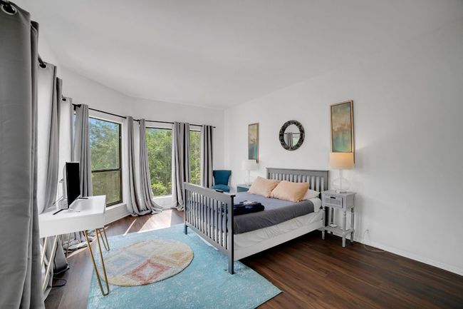 Bedroom that looks out over the pool | Image 17
