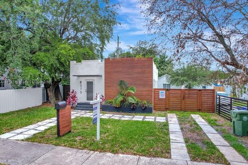 570-570 Nw 48th St, Miami, FL, 33127-2463 | Card Image