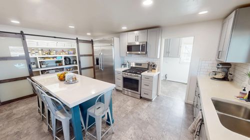 1212 W 500 N, Vernal, UT, 84078-8331 | Card Image