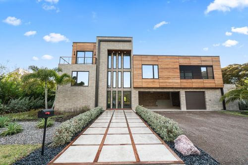 2945 Pyrula Dr, LONGBOAT KEY, FL, 34228 | Card Image