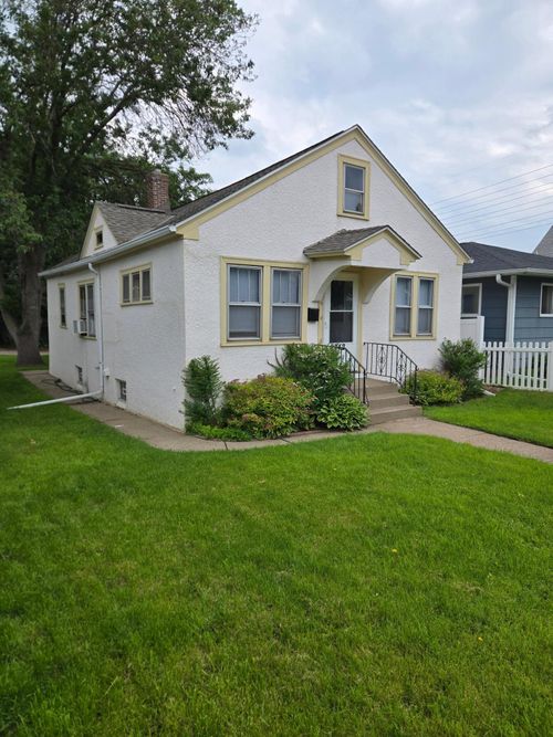 2742 Grand St Ne, Minneapolis, MN, 55418-2612 | Card Image