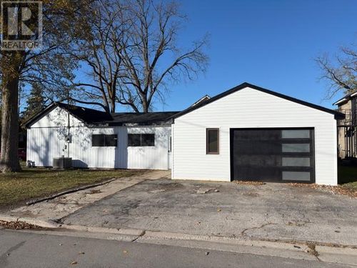 279 Sydenham St E, Aylmer, ON, N5H1M3 | Card Image