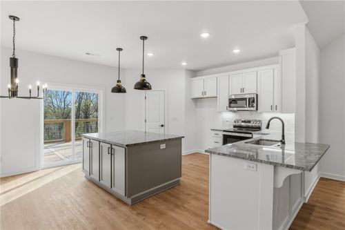 98 Selkirk Dr, Bella Vista, AR, 72715-4303 | Card Image