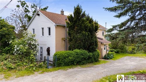 8765 Center Rd, Cassadaga, NY, 14718-9662 | Card Image