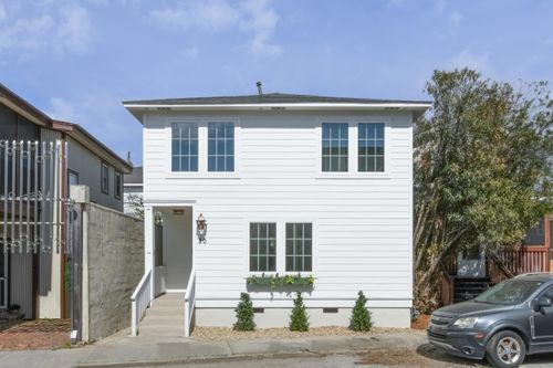 30 H St, Charleston, SC, 29403-4722 | Card Image