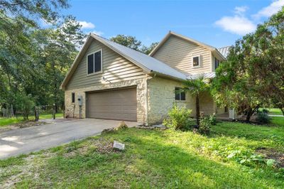 The side-facing two-car garage | Image 3