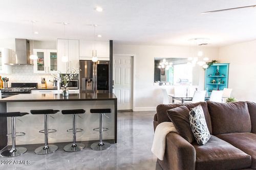 420 W Flower St, Phoenix, AZ, 85013-4318 | Card Image