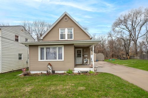 2224 41st St, Rock Island, IL, 61201-5110 | Card Image