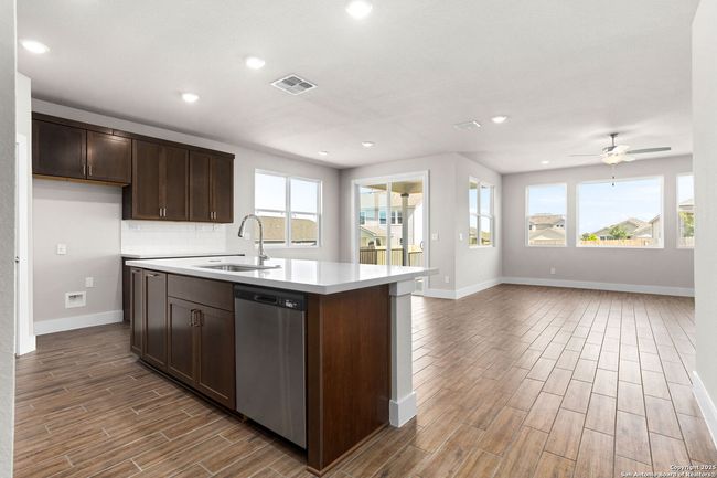 7317 Walkers Loop, House other with 4 bedrooms, 3 bathrooms and null parking in Live Oak TX | Image 6
