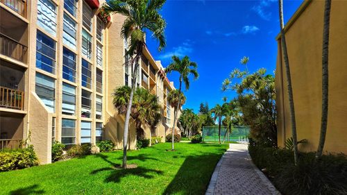 apt-411-2001 Atlantic Shores Blvd, Hallandale Beach, FL, 33009-2721 | Card Image