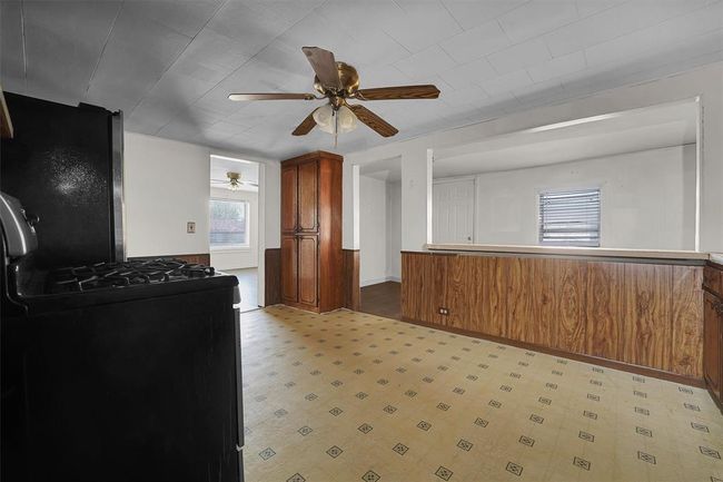 705 E Cleveland St, House other with 2 bedrooms, 1 bathrooms and null parking in Mangum OK | Image 17
