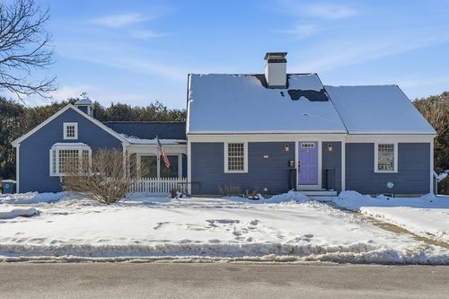 11 W Bradstreet Rd, North Andover, MA, 01845-3815 | Card Image